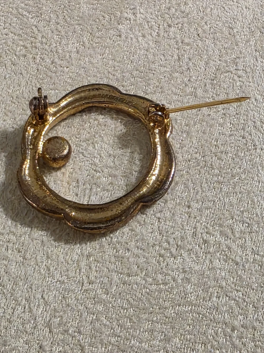 Retro Textured Circle Scarf Pin Brooch Faux Garnet Stone Mid Century Vintage